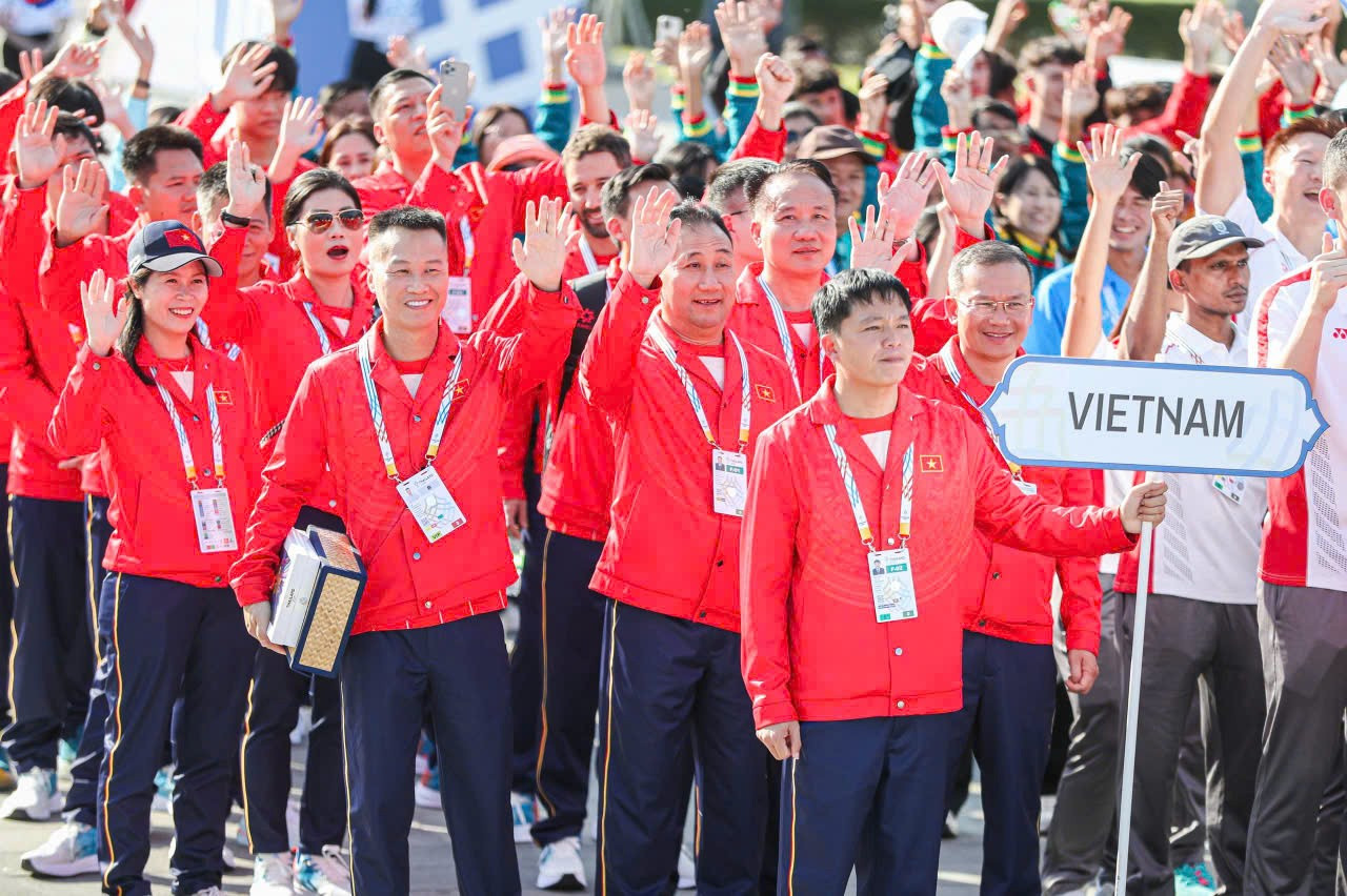 Quốc kỳ các quốc gia Đông Nam Á tung bay tại lễ thượng cờ Nghi thức thượng cờ tại SEA Games 33