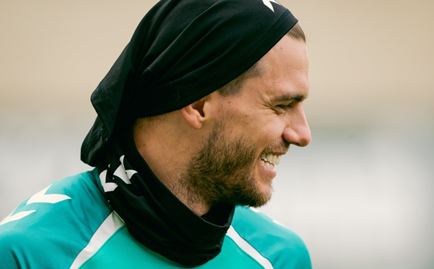 Lo Celso tập luyện chuẩn bị trận đấu