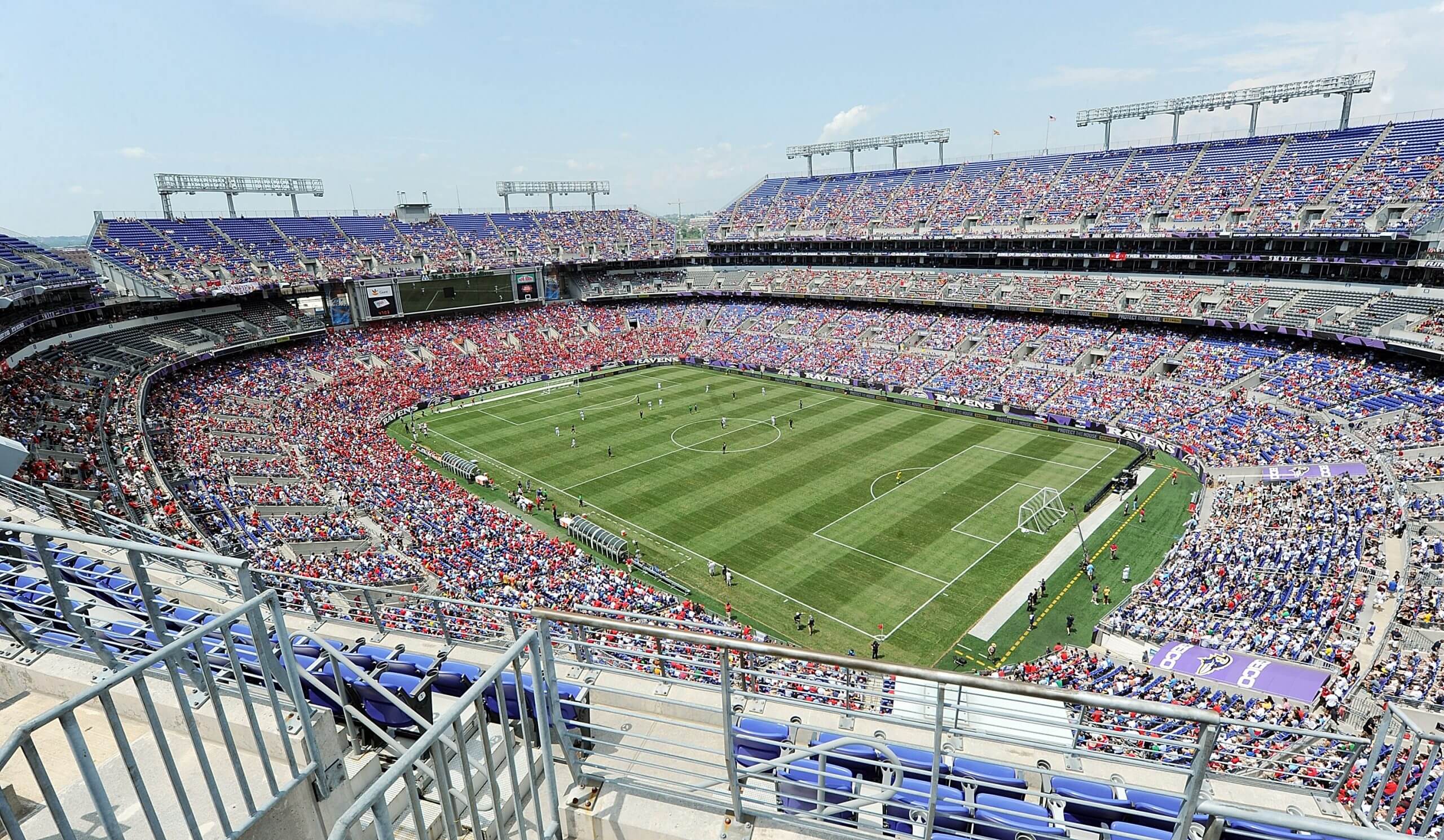 Sân M&T Bank ở Baltimore từng tổ chức trận Liverpool vs Tottenham