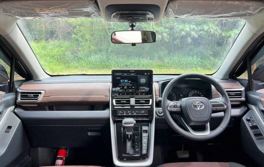 Trang bị công nghệ trên Innova Cross 2.0G công nghệ tối giản trên Innova Cross 2.0G