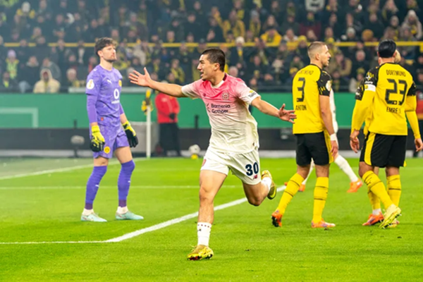 Ibrahim Maza ghi bàn cho Leverkusen