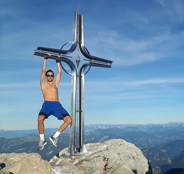 Rủ bạn gái leo núi rồi bỏ mặc bạn chết cóng, người đàn ông bị truy tố và loạt chi tiết rợn người- Ảnh 4. Rủ bạn gái leo núi rồi bỏ mặc bạn chết cóng, người đàn ông bị truy tố và loạt chi tiết rợn người- Ảnh 4.