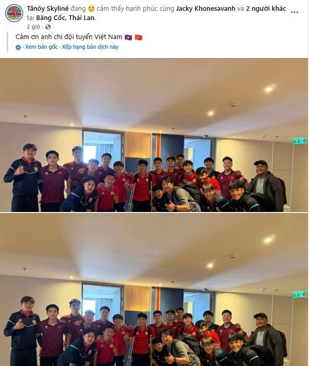 Phetdavanh Somsanid xúc động trước tình của của U22 Việt Nam. Phetdavanh Somsanid xúc động vì sự quan tâm từ U22 Việt Nam