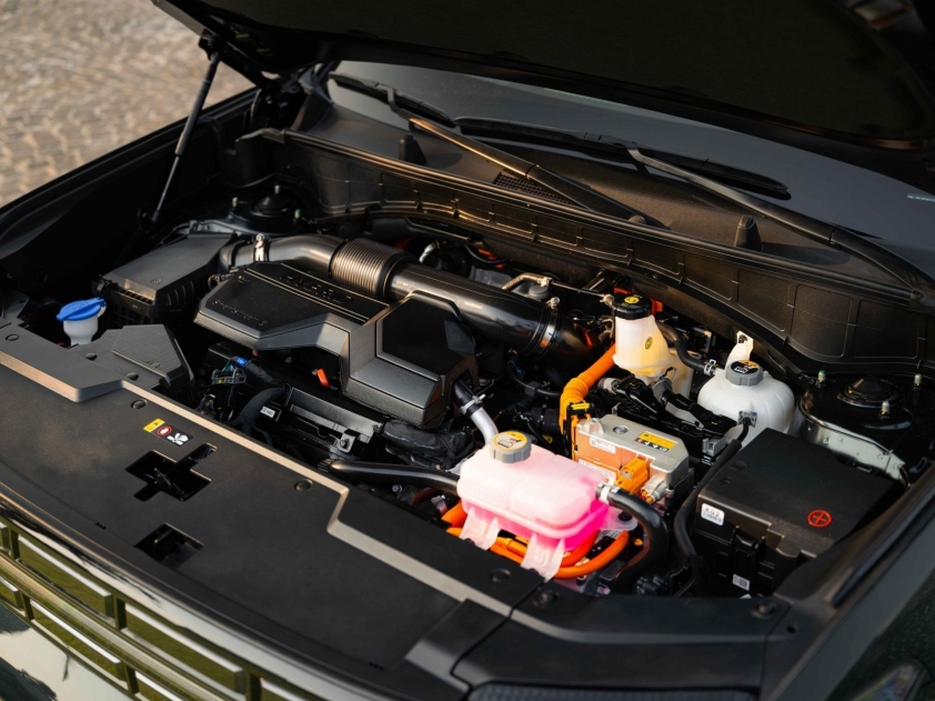 Vận hành Hyundai Santa Fe Hybrid