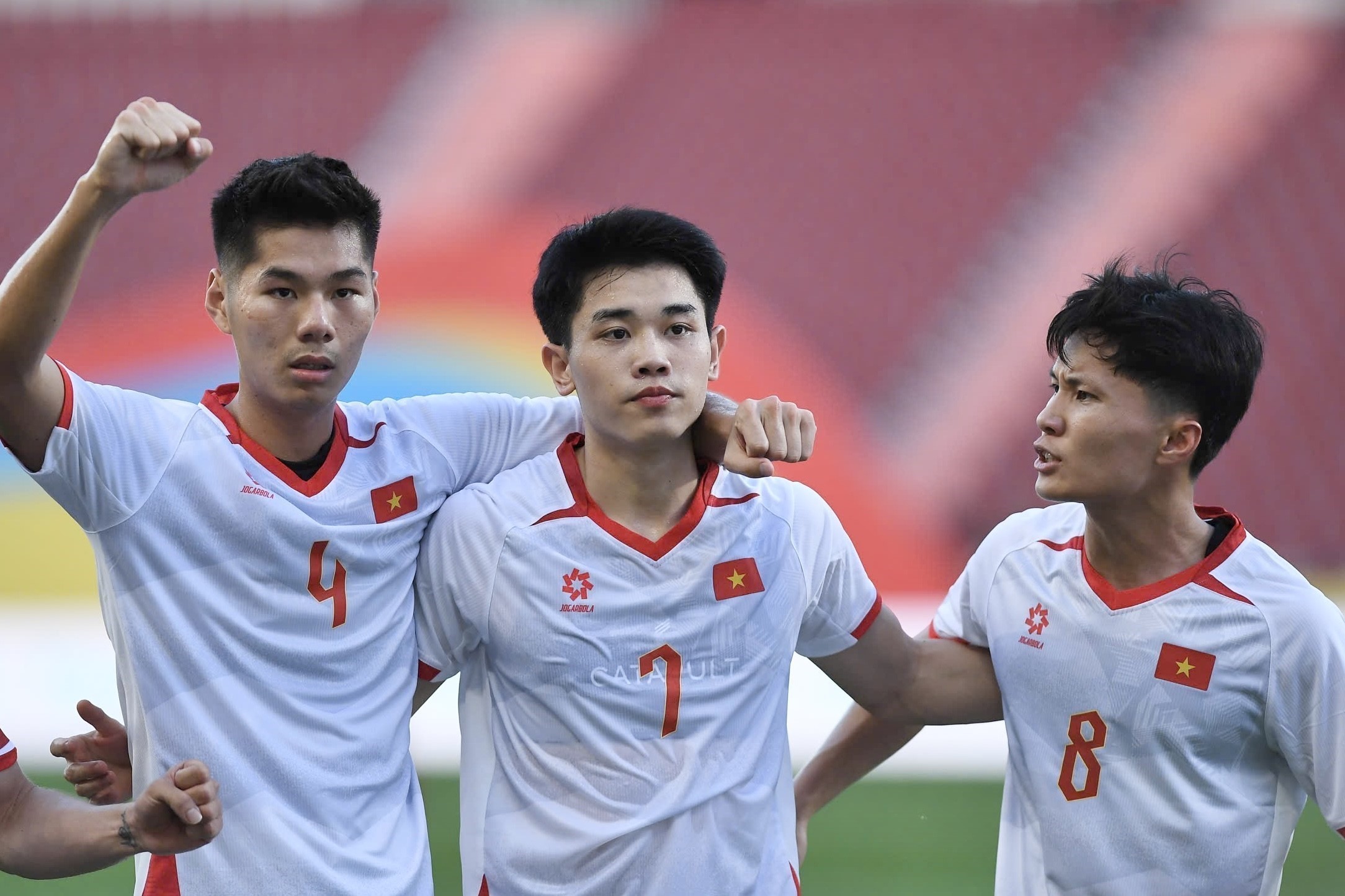 Tin nóng bóng đá Việt hôm nay 4/12: Đình Bắc không ngại đối thủ nào tại SEA Games 33; Văn Hậu tái xuất trong đội hình CLB CAHN - Ảnh 1.