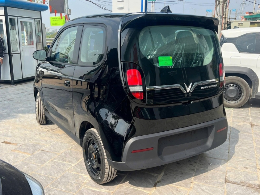 Nội thất khoang lái Minio Green