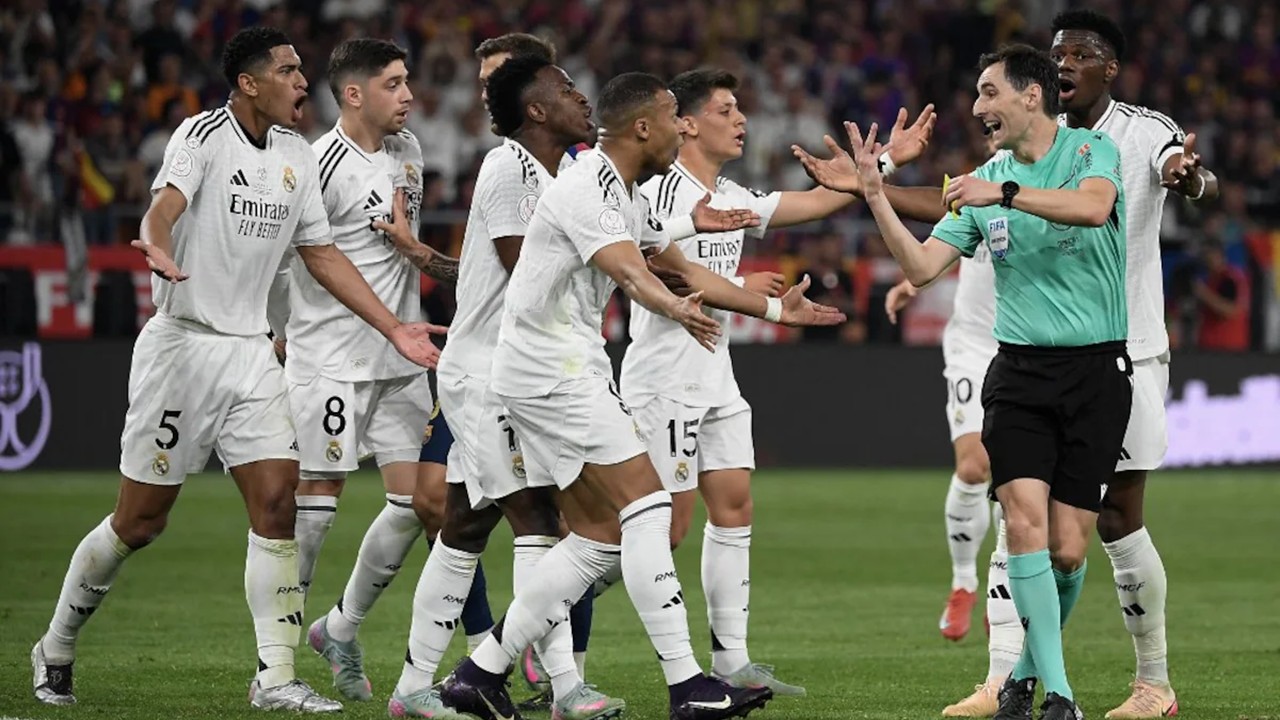 Thua đau trước Celta Vigo, HLV Real Madrid chỉ trích quyết định của trọng tài - Ảnh 2. Thua đau trước Celta Vigo, HLV Real Madrid chỉ trích quyết định của trọng tài - Ảnh 2.