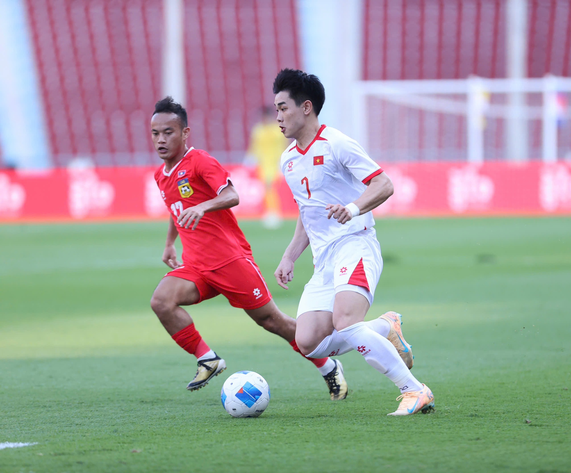 Đình Bắc thi đấu ấn tượng trong trận đấu