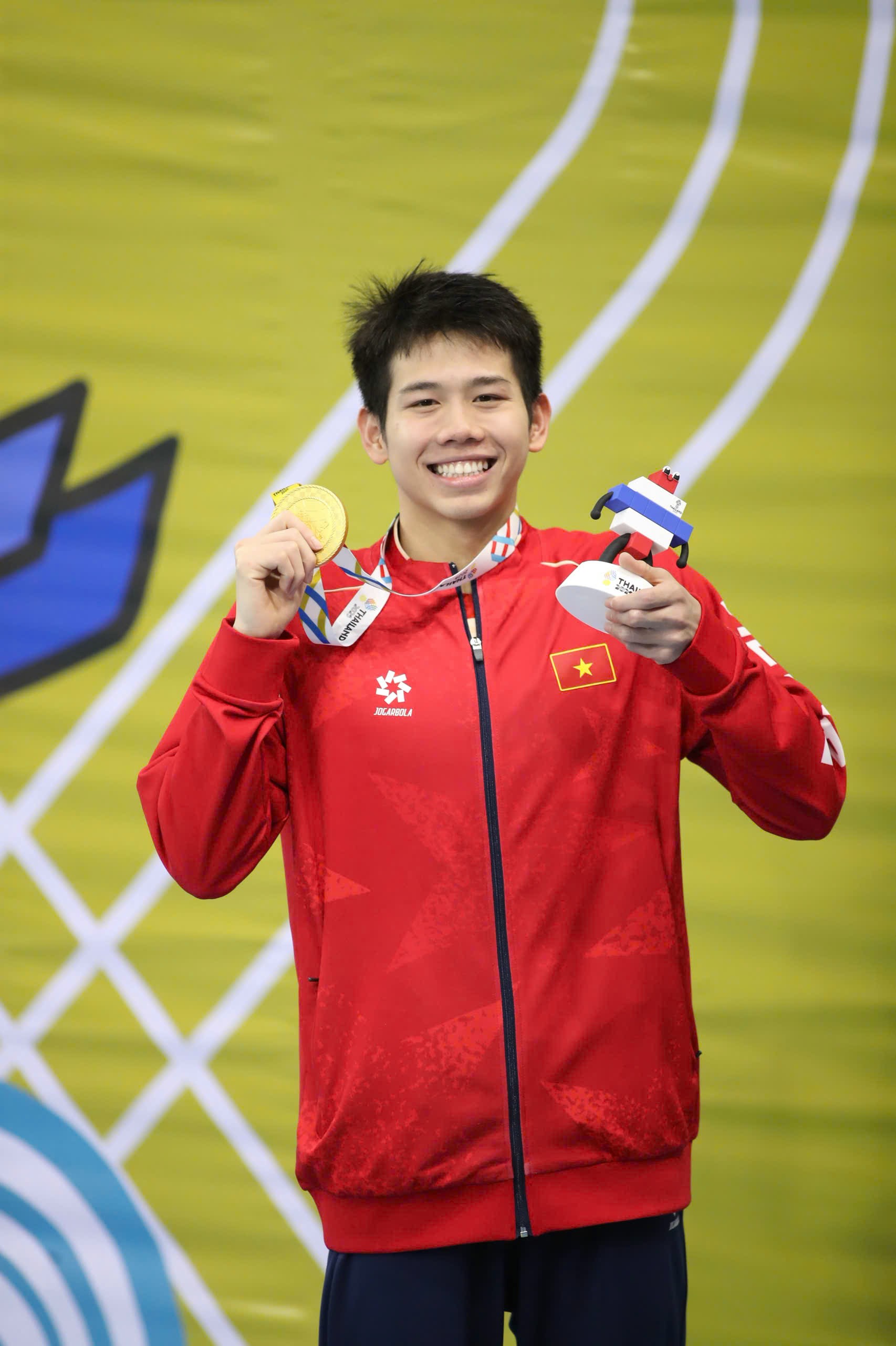 Quang Thuấn hạnh phúc với tấm HCV SEA Games cá nhân đầu tiên trong sự nghiệp. Quang Thuấn hạnh phúc với tấm HCV SEA Games cá nhân đầu tiên trong sự nghiệp.