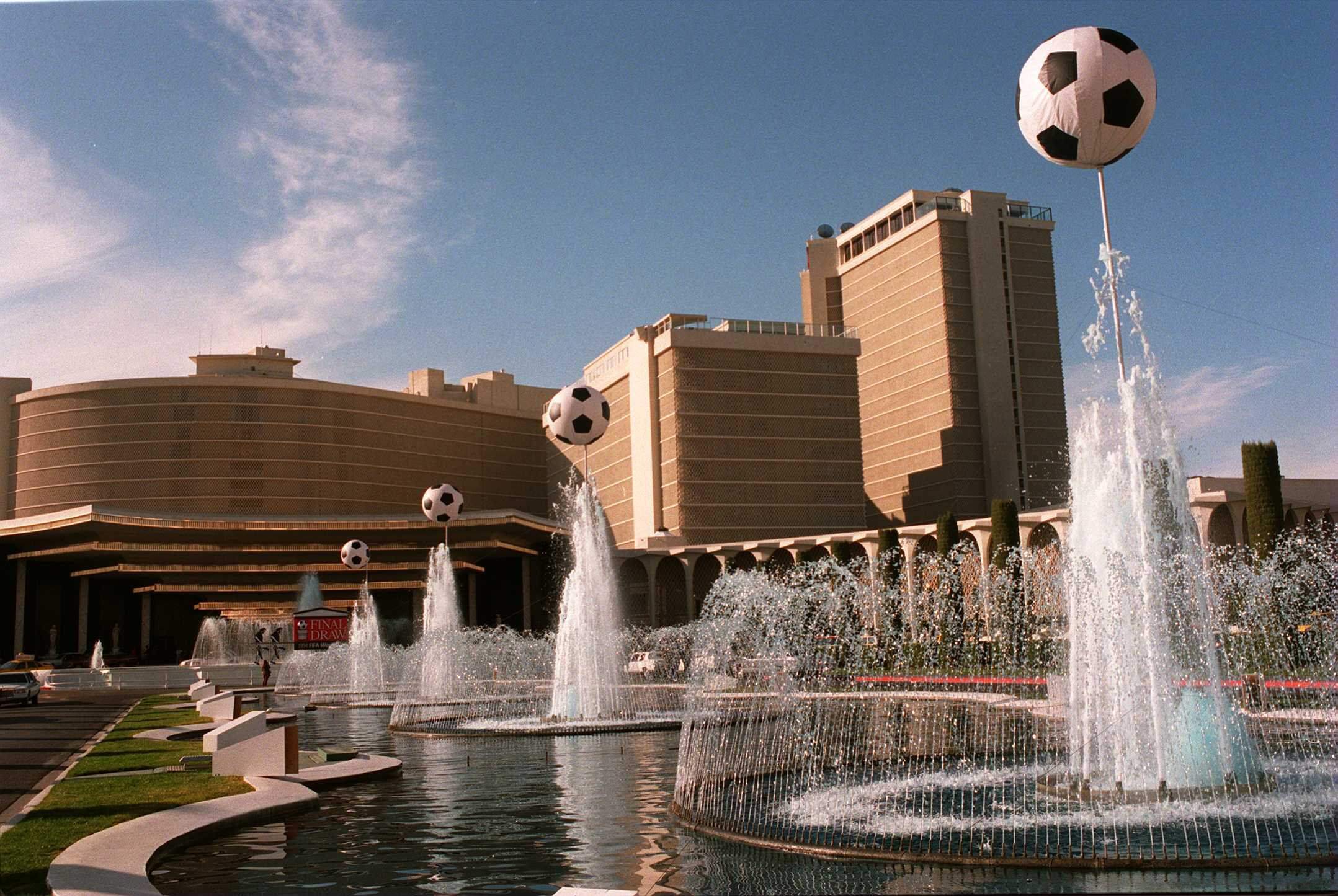 Khách sạn Caesars Palace - địa điểm tổ chức lễ bốc thăm World Cup 1994