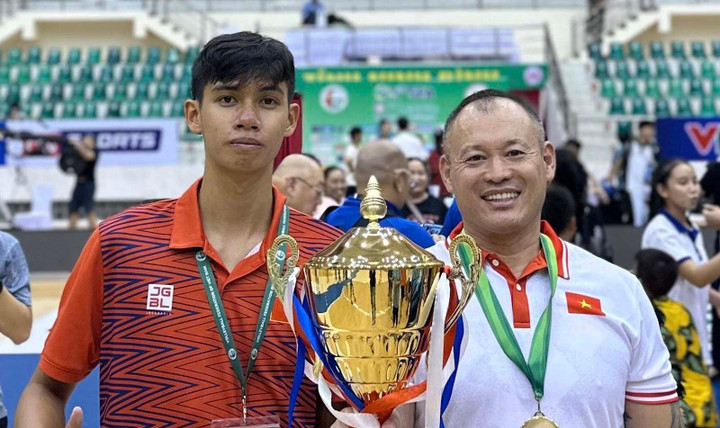 Ông Vũ Hồng Đăng - chuyên viên phân tích dữ liệu bóng chuyền Ông Vũ Hồng Đăng chuyên viên phân tích