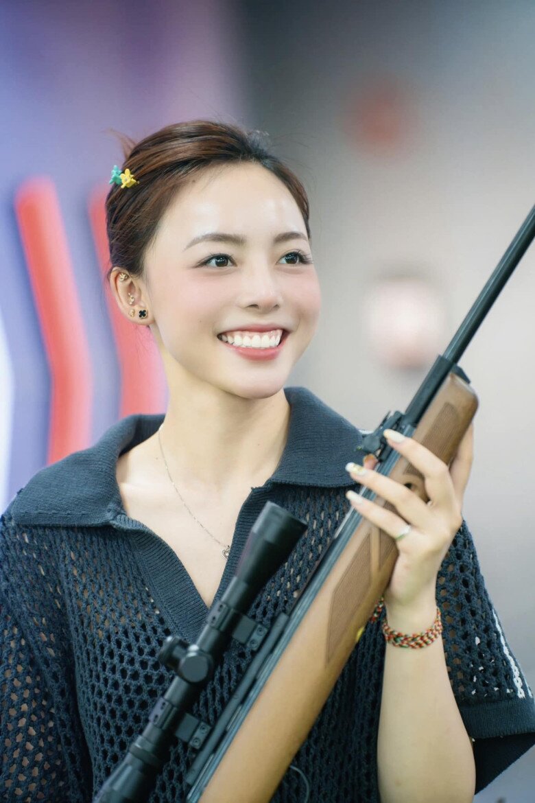 Nàng hot girl có nụ cười tỏa nắng như hoa hậu. Nàng hot girl có nụ cười tỏa nắng như hoa hậu.