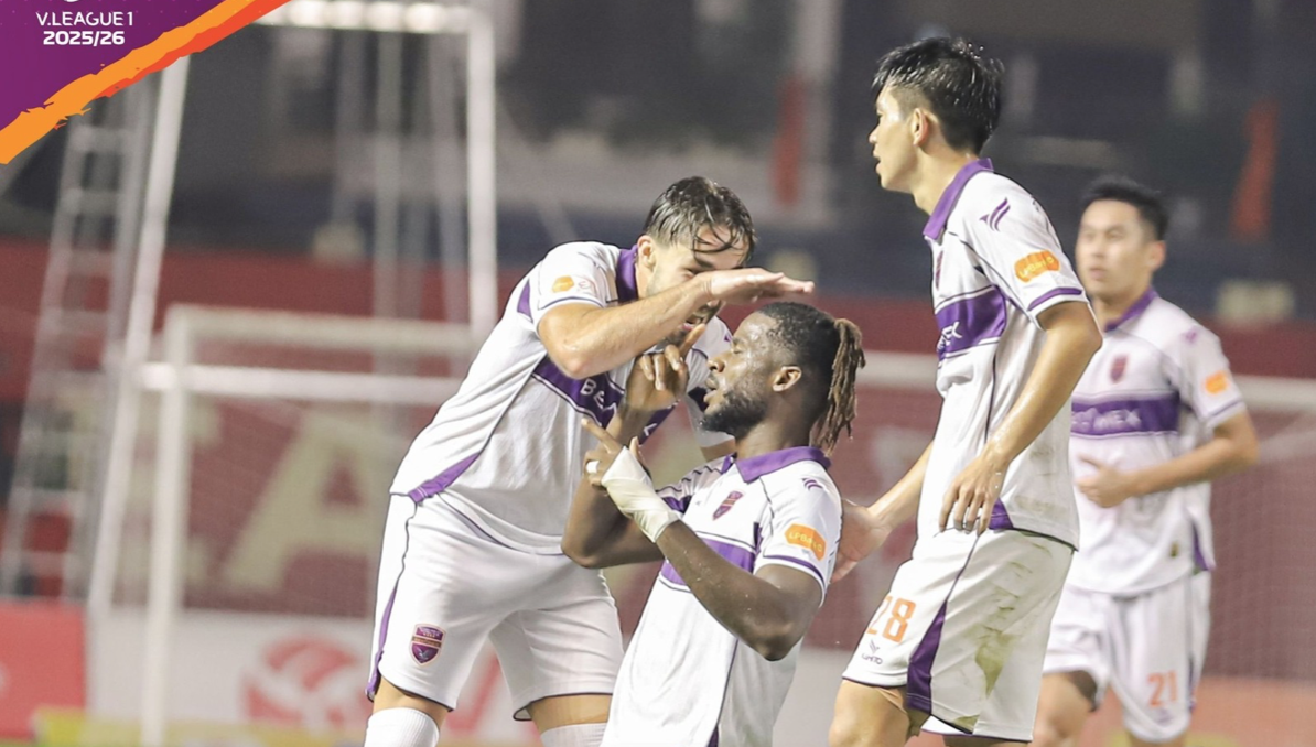 Becamex TP.HCM ngược dòng thắng Hải Phòng ở vòng 11 khiến không ít người bất ngờ.