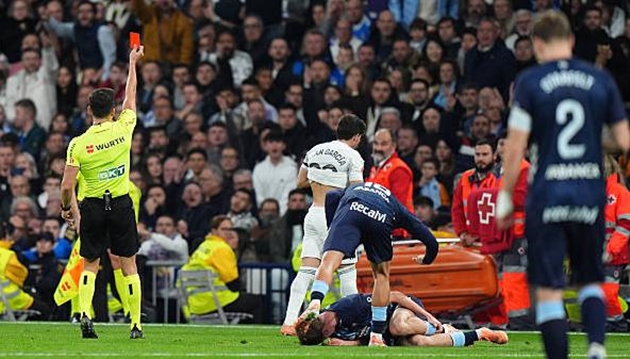 Real Madrid bị đuổi 2 người ở trận đấu với Celta Vigo. Real Madrid bị đuổi 2 cầu thủ trận gặp Celta Vigo