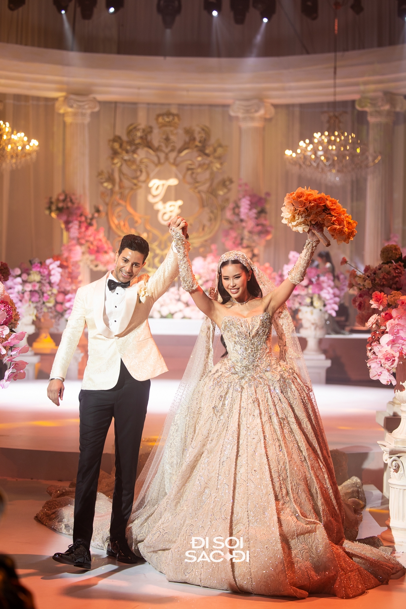 Hé lộ thông tin hiếm về đám cưới lần 2 của ái nữ nhà tỷ phú Johnathan Hạnh Nguyễn- Ảnh 2. Cặp đôi đã có hôn lễ đẹp như cổ tích tại TP.HCM