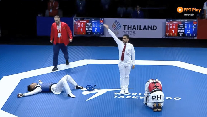 Pha chuyển điểm gây tranh cãi trong trận đấu taekwondo SEA Games