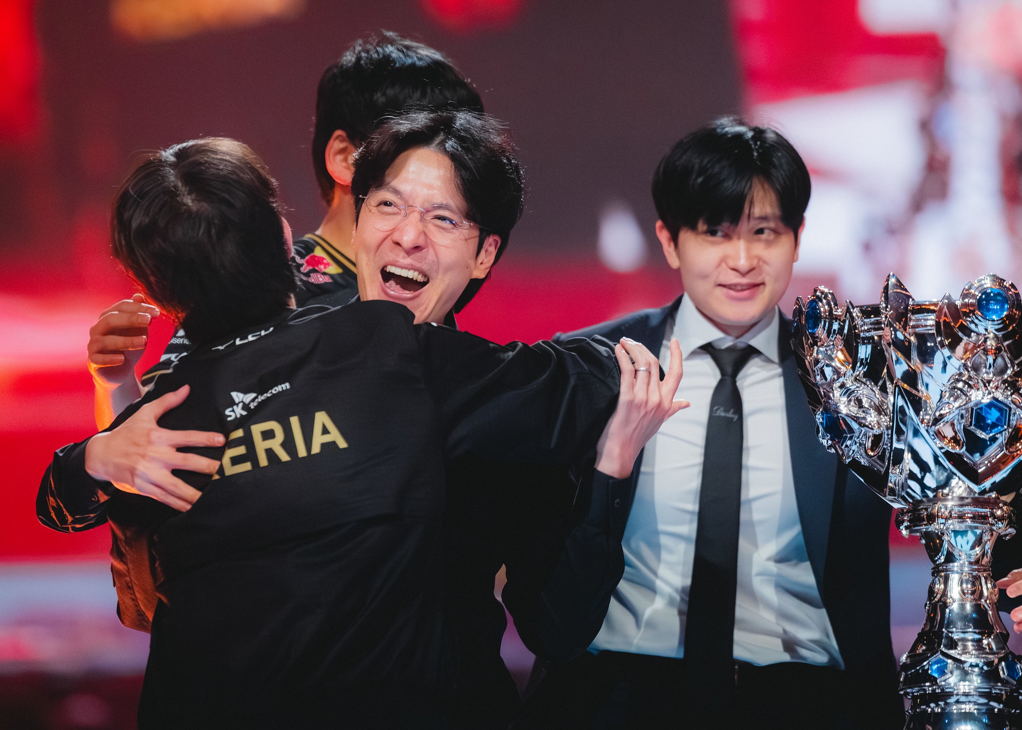 Bây giờ các HLV có thể tác động vào ngay trong khi ván đấu đang diễn ra.