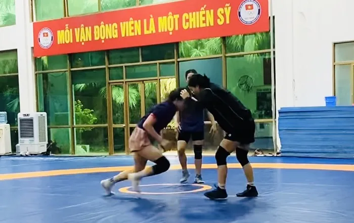 Ba chị em gái tập luyện chăm chỉ cho SEA Games