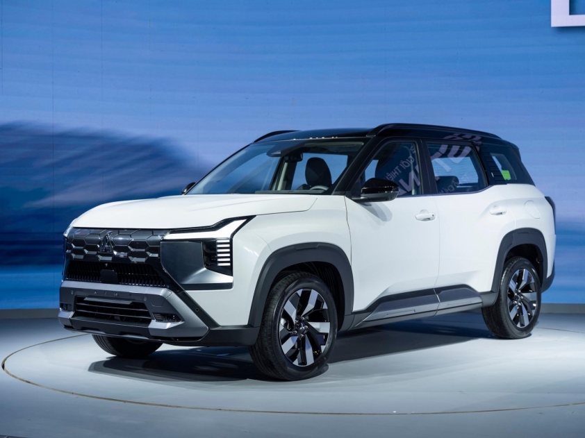 Ngoại thất Mitsubishi Destinator