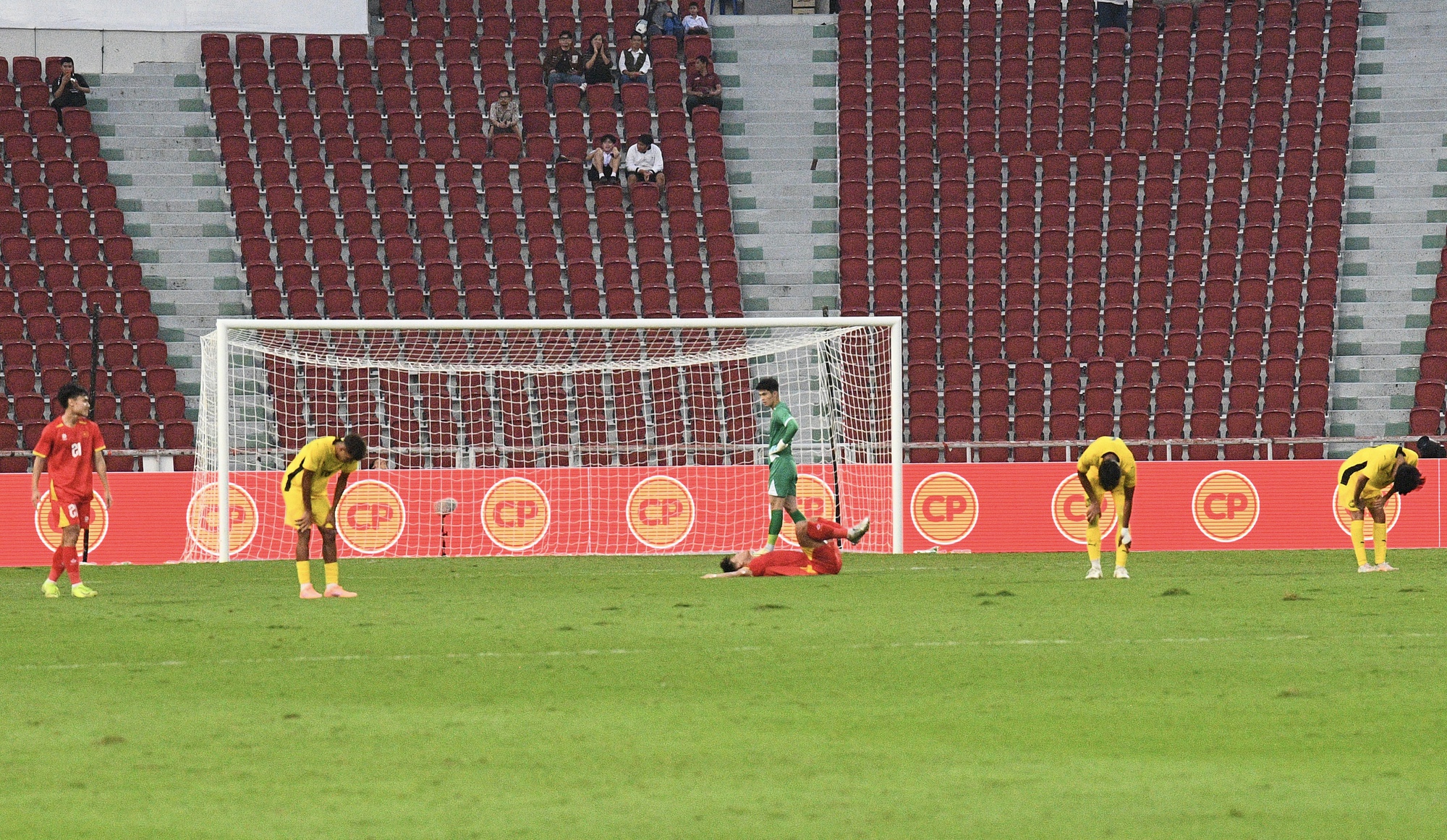 Cảm xúc trái chiều sau trận đấu giữa U22 Việt Nam và Malaysia