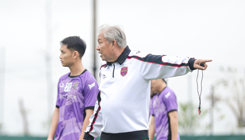 HLV Đặng Trần Chỉnh giúp Becamex TP.HCM có 8 điểm ở 5 trận dẫn dắt CLB thay HLV Anh Đức.