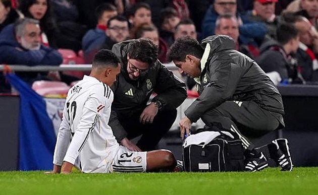 Trent Alexander-Arnold chấn thương trận Athletic Bilbao