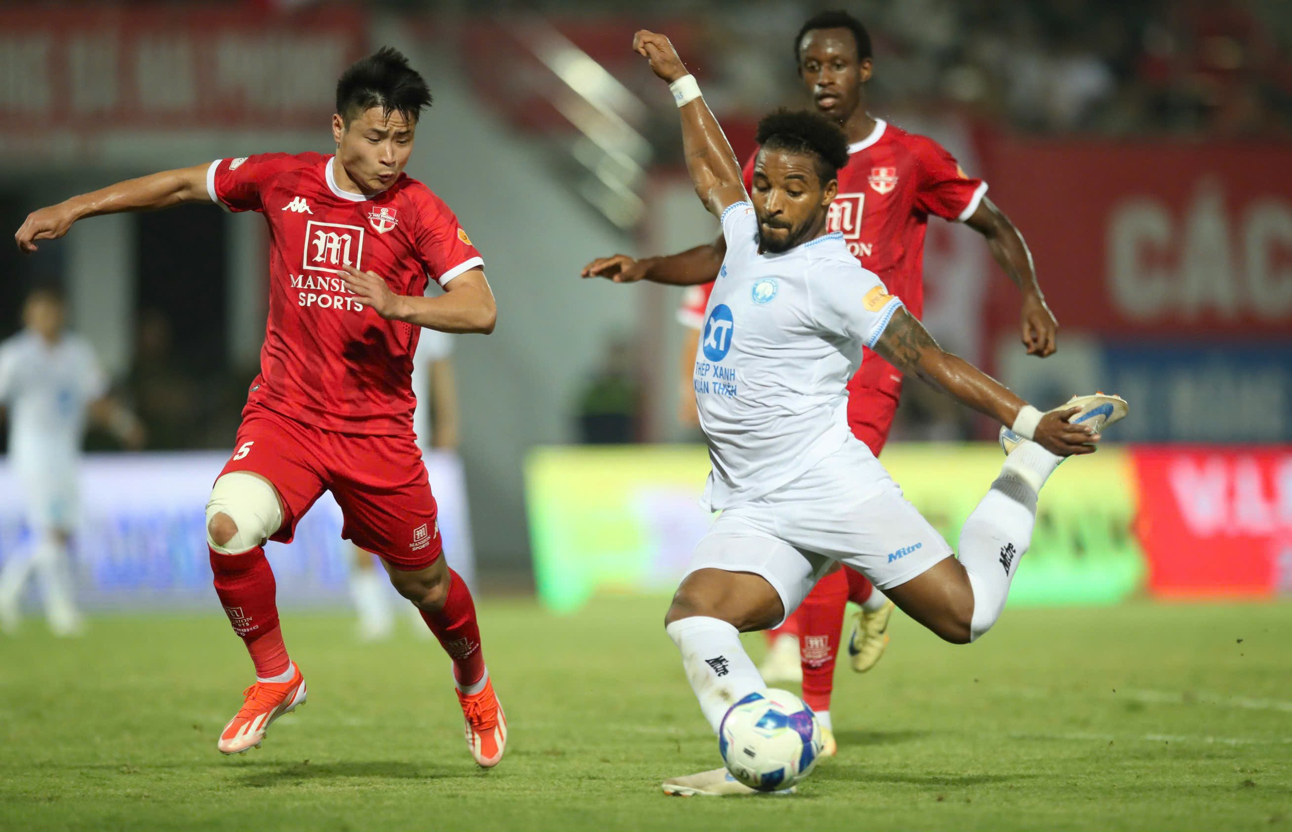 Lý do Xuân Son không được đề cử Quả bóng vàng Việt Nam 2025 - Ảnh 1. Lý do Xuân Son không được đề cử Quả bóng vàng Việt Nam 2025 - Ảnh 1.