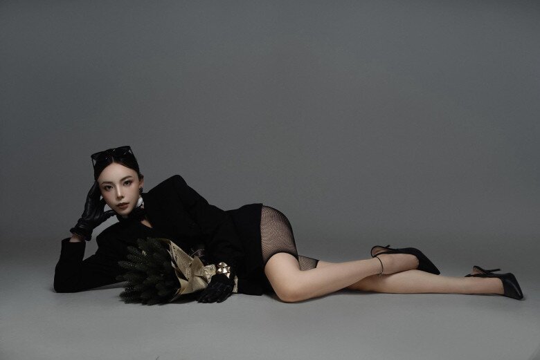 Vóc dáng nuột nà của nữ xạ thủ không thua kém bất cứ ai. Vóc dáng nuột nà của nữ xạ thủ không thua kém bất cứ ai.