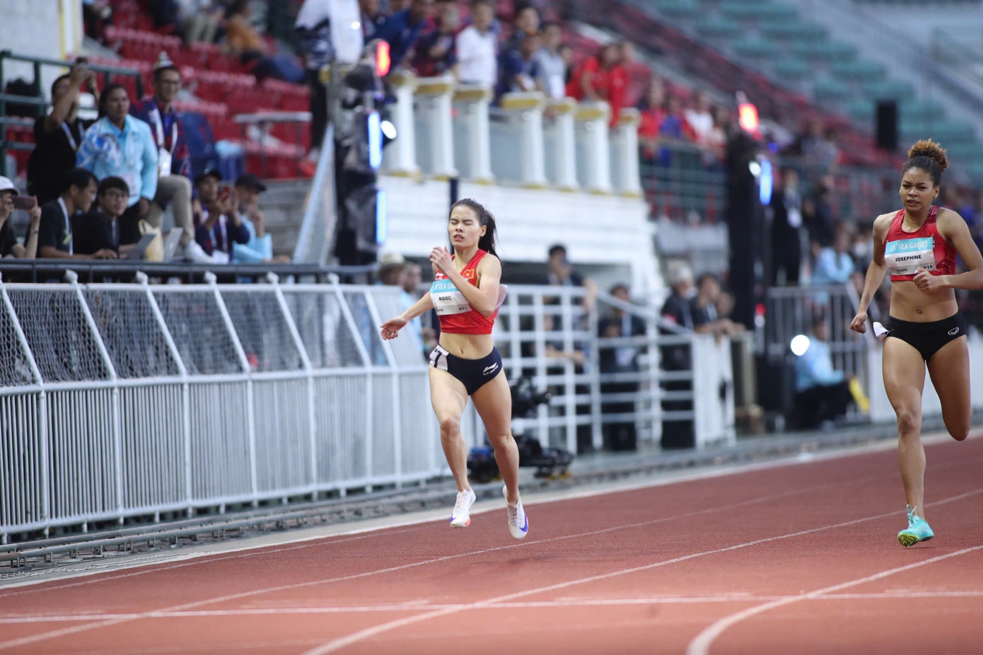 Vận động viên Nguyễn Thị Ngọc cán đích