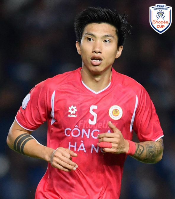 Đoàn Văn Hậu trở lại trong màu áo CLB CAHN
