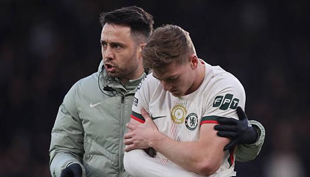 Liam Delap bị đau vai trong trận gặp Bournemouth