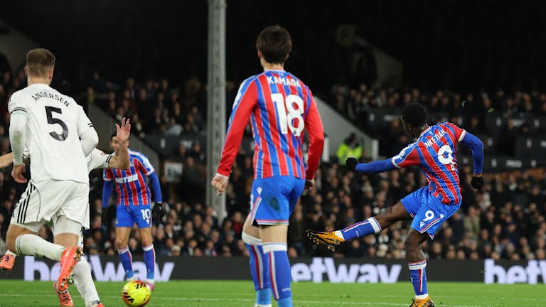 Palace nhập cuộc tốt và có bàn mở tỷ số trận đấu. Palace mở tỷ số trận đấu