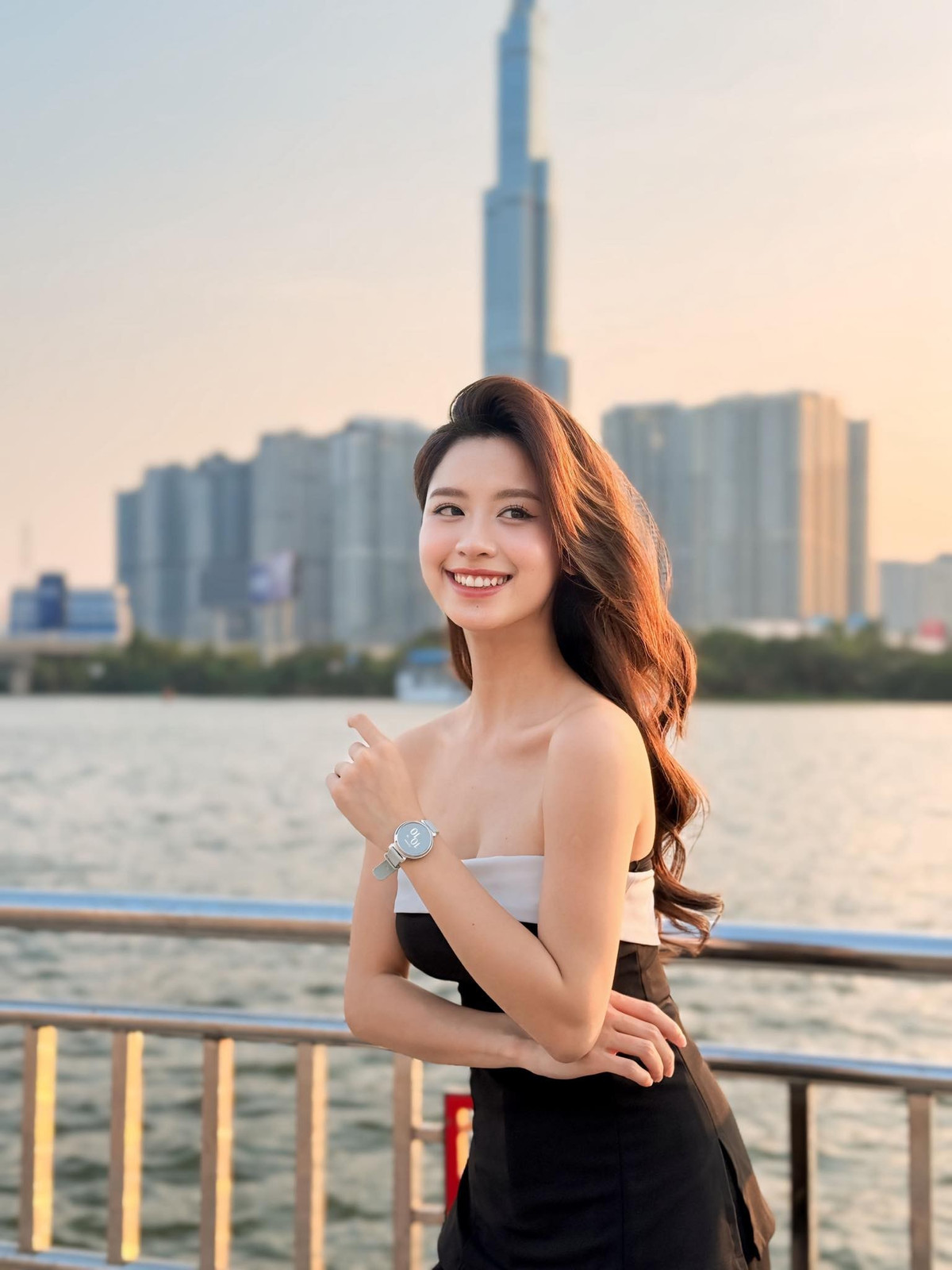 Hàn Hằng tốt nghiệp ngành Thanh nhạc Đại học Văn hoá Thể thao và Du lịch Thanh Hoá