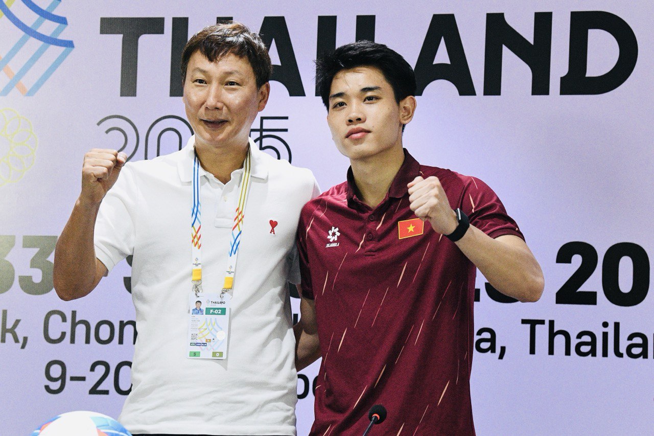 Hotboy Đình Bắc tiết lộ bí quyết kiến tạo 2 pha đẳng cấp giúp U22 Việt Nam bước thẳng vào bán kết SEA Games- Ảnh 1. Hotboy Đình Bắc kiến tạo đẳng cấp giúp U22 Việt Nam thắng Malaysia