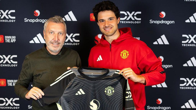 Thủ môn Senne Lammens khoác áo Man United