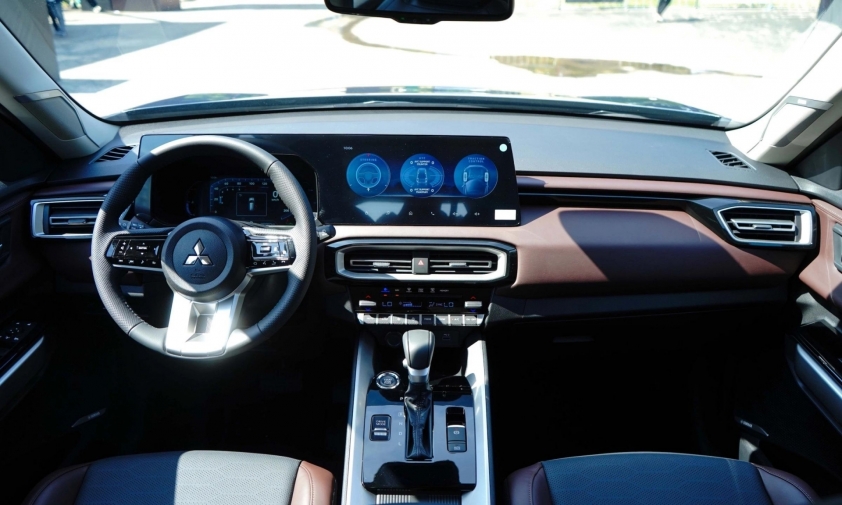 Nội thất rộng rãi của Mitsubishi Destinator