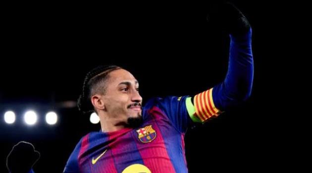 Raphinha tự tin khẳng định anh xứng đáng giành QBV. Raphinha tự tin khẳng định anh xứng đáng giành QBV.