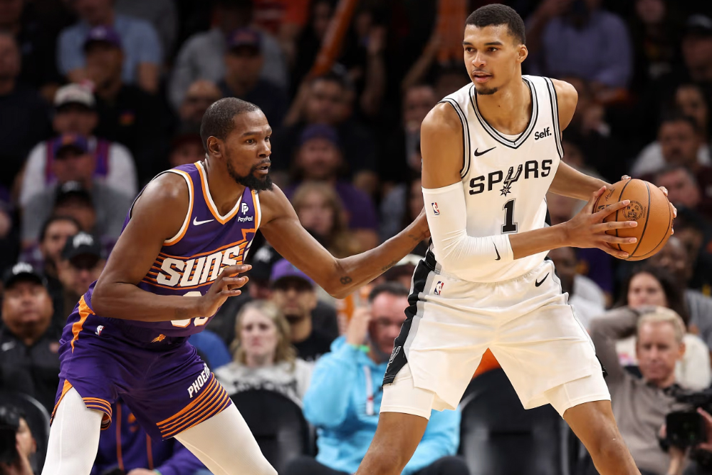 Victor Wembanyama ăn mừng