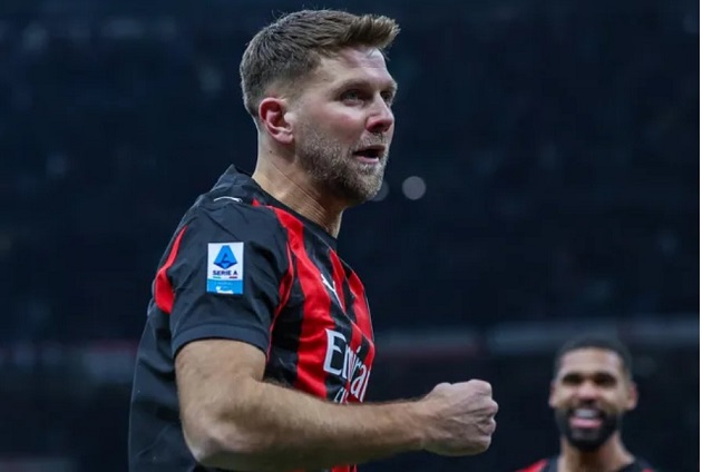 Phong độ xuất sắc của AC Milan với vị trí áp sát ngôi đầu