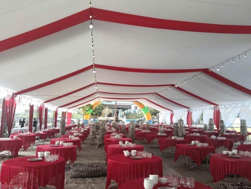 Bữa tiệc lớn tại sân vận động thôn Hưng Yên Bắc 2