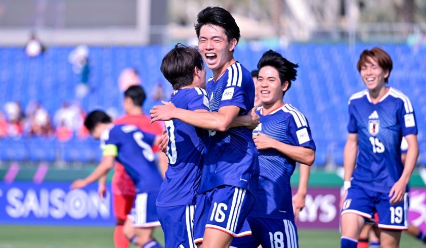 Hậu vệ Yoshiharu Koizumi vẫn đang là sinh viên của 1 trường Đại học