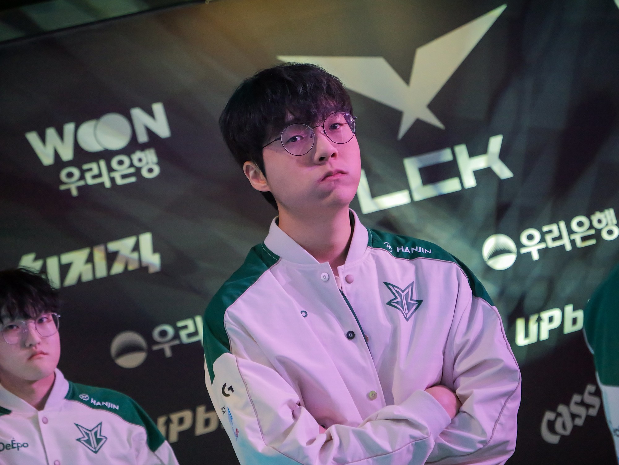 Teddy đứng hạng 2 nhưng rõ ràng không hề mang lại hiệu quả chiến thắng cho BRO