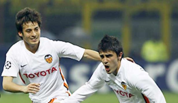 Valencia phải bán 2 chàng David vì khủng hoảng tài chính.