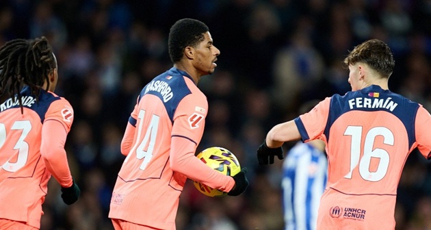 Rashford đánh đầu ghi bàn cho Barca