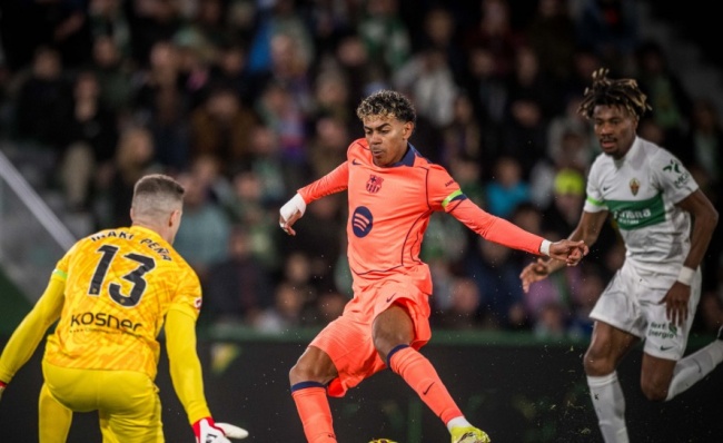 Yamal tỏa sáng cho Barca