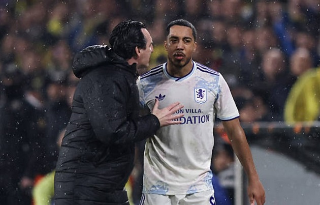 Emery và Tielemans bên đường biên