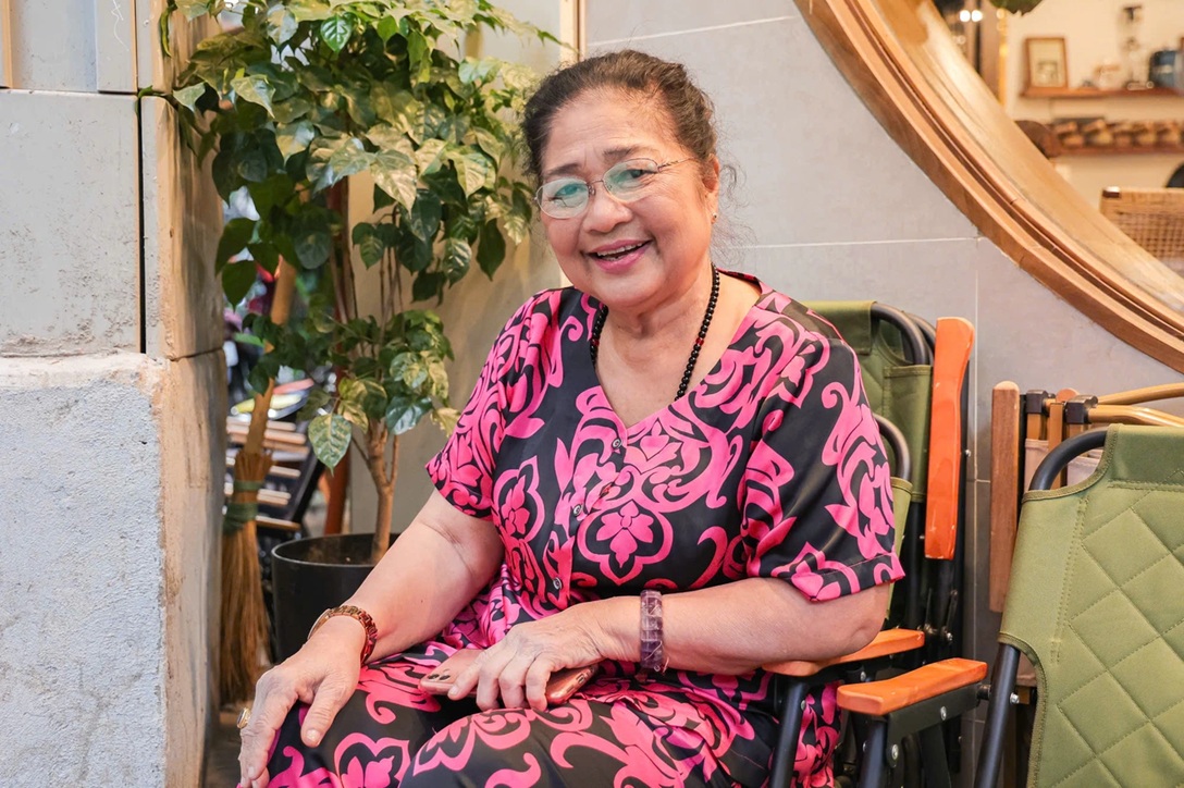 Dù có nhiều người muốn làm quen nhưng bà từ chối Nữ NSƯT từ chối người theo đuổi