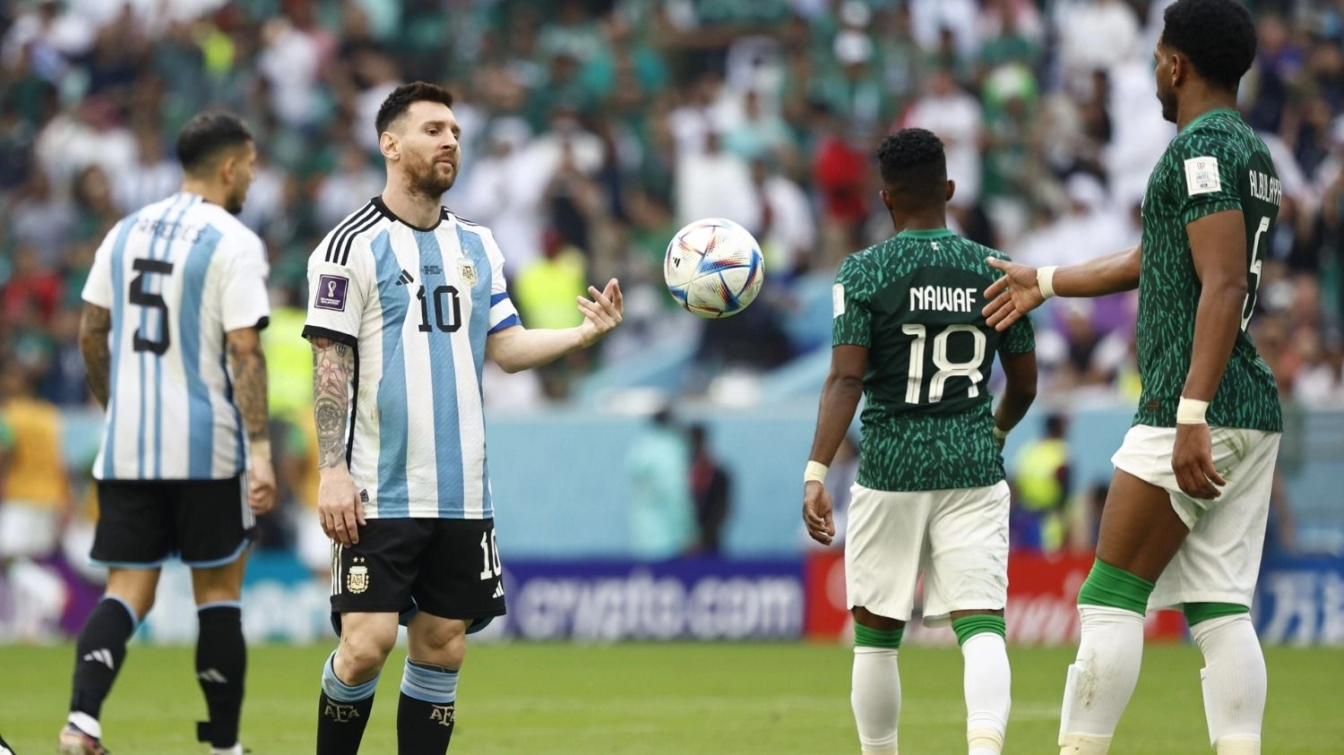 Ảo ảnh bất bại tan vỡ dưới cái nắng Qatar.