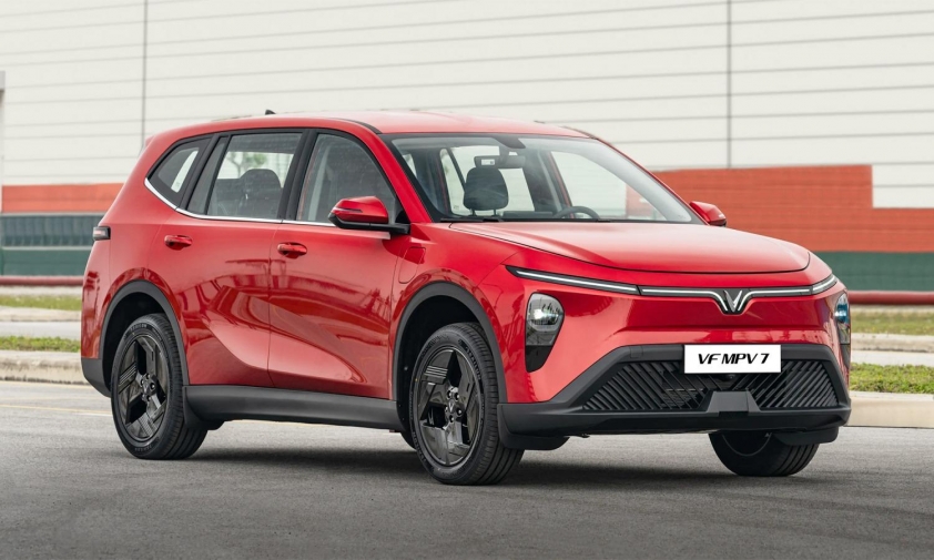 VinFast VF MPV 7 nhìn toàn cảnh