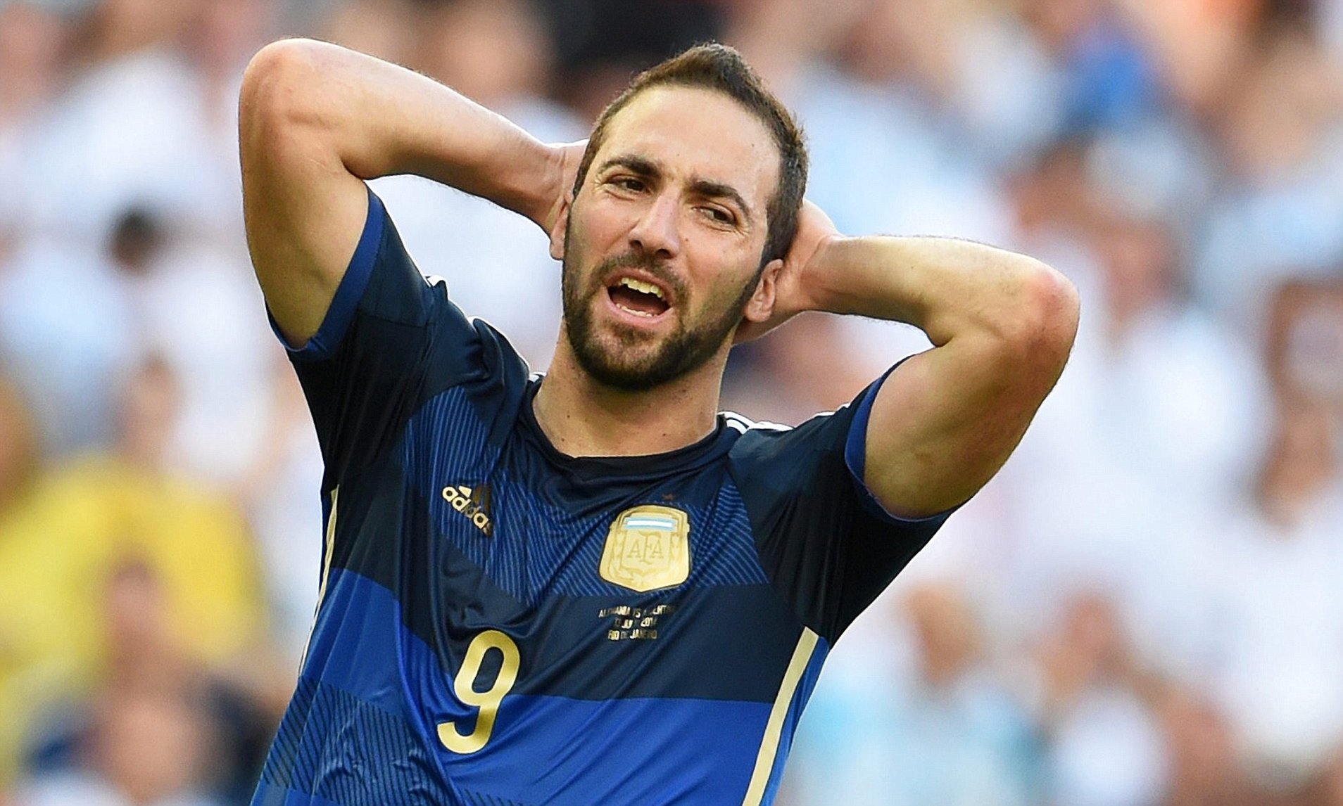 Higuain đã trải qua những khoảnh khắc chung kết nghiệt ngã. Higuain và khoảnh khắc chung kết